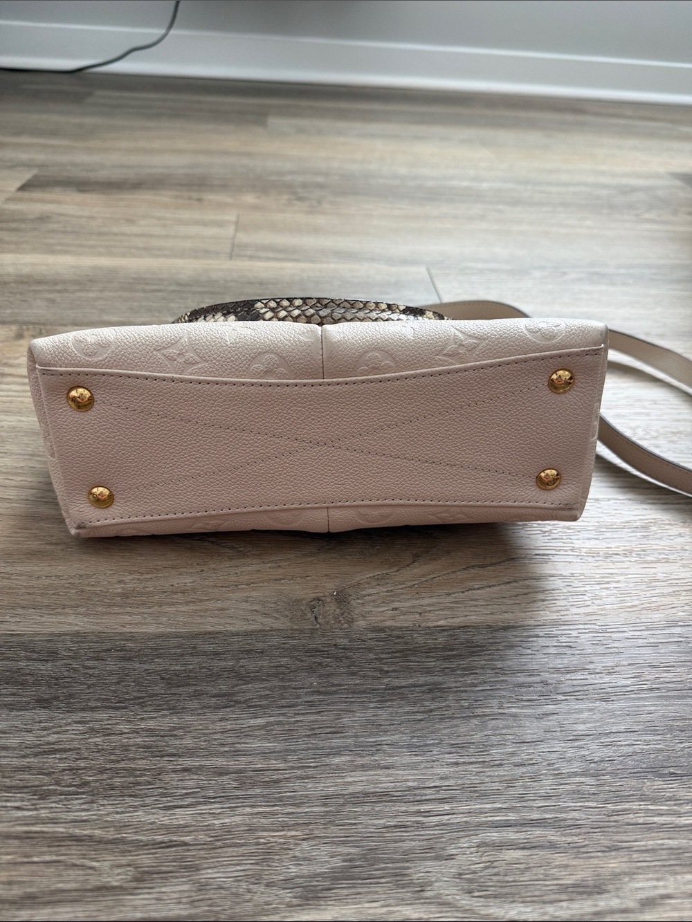 Louis Vuitton python and beige crossbody with gold hardware - Picture 8 of 16